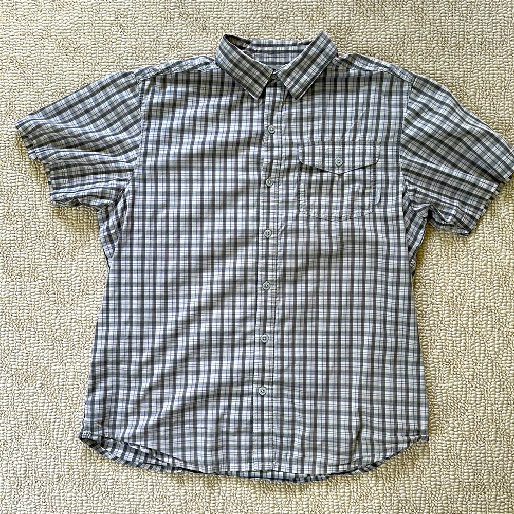 Men’s Columbia button up short sleeve shirt
